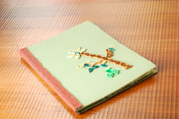 用回收材料制作的笔记本图片下载