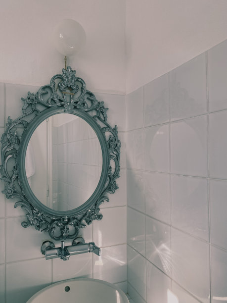 浴室的阴影图片下载