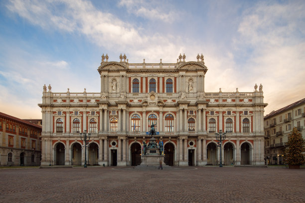 都灵城广场，卡洛阿尔贝托广场日落时分图片下载