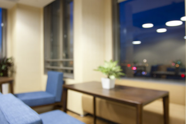 抽象模糊豪华办公室等候区，散焦效果。图片下载