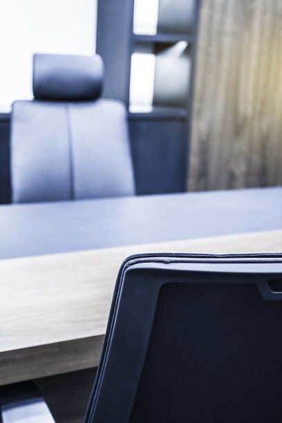 正式谈话前经理办公室的空位子图片下载