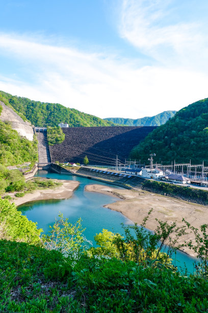 美丽的石制久龙水坝和长野发电厂图片下载