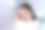 在办公室疲惫的女商人的特写照片，亚洲女工人手放在头上，有严重的头痛和疲劳。图片下载