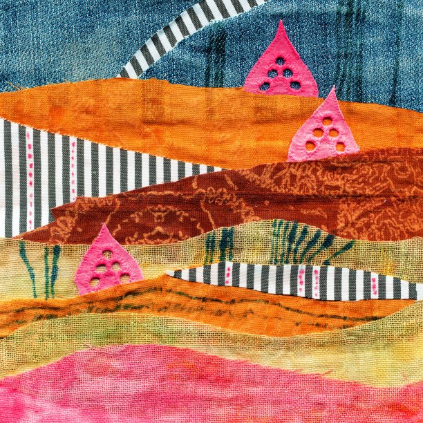 织物回收艺术贴花插图。树木、山丘和天空交织的森林景观。图片下载