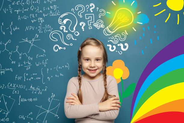 快乐小女孩用艺术和科学设计元素，脑补草图图片下载