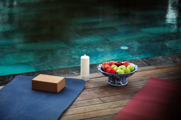 采购产品瑜伽，普拉提垫，健康生活营养，身体和心理健康，女性生活方式图片下载