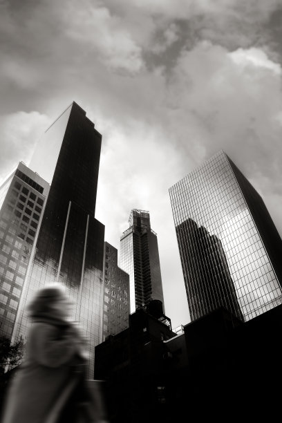 曼哈顿繁忙街道上的人们图片下载