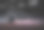 在健身房进行杠铃健身训练。图片下载