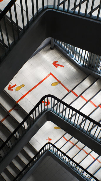 楼梯井图片下载