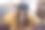 一位快乐的亚洲女性度假时在家里玩VR 3D虚拟现实游戏。图片下载