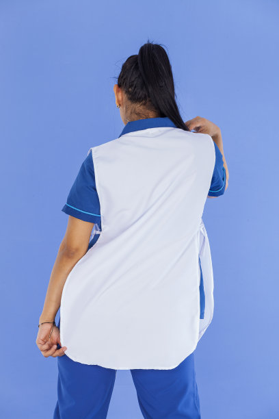 厕所员工的捐赠制服图片下载