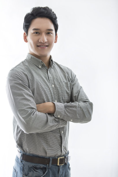 年轻的商人两手空空地展示产品-库存照片图片下载