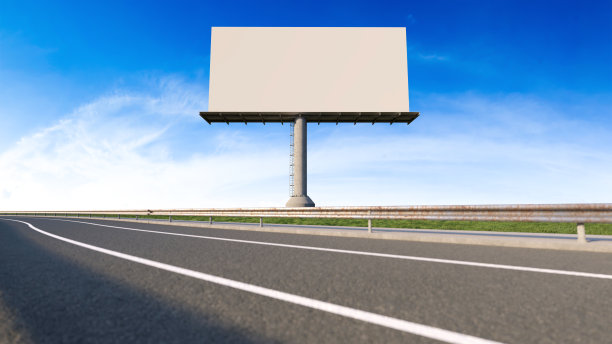 公路旁边的3d渲染广告牌的模型图像。图片下载