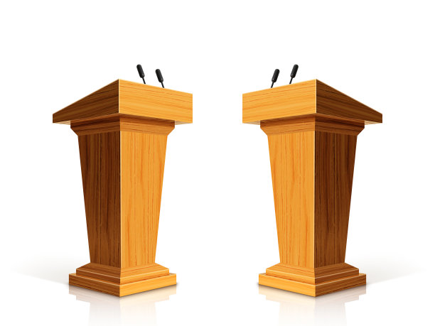 木制讲台，带麦克风，木制演讲架图片下载