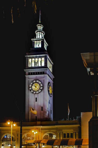 2022年7月4日旧金山渡口大楼夜景图片下载