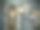 特写牛仔布与接缝和锁。破旧不堪的牛仔裤金属青铜黄色带转轮锁紧。垂直接缝。图片下载