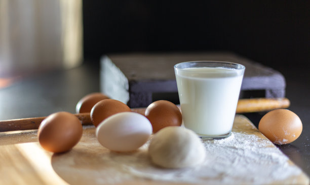 我妈妈在厨房里……图片下载