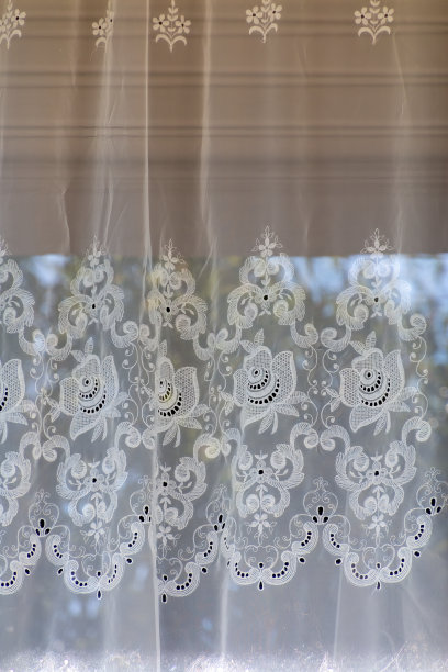 花边窗帘的窗口图片下载