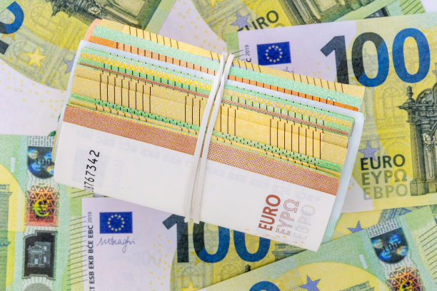 一卷欧元钞票图片下载