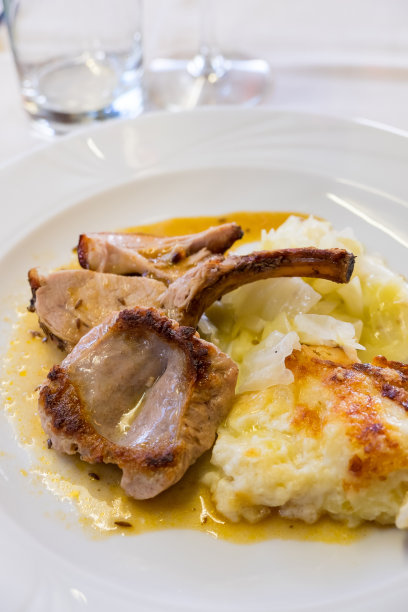 烤排骨和千层面图片下载