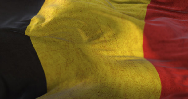 古老的比利时国旗迎风飘扬图片下载