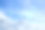 蓝色折纸飞机虚线轨道与环在天空。回校文在白云。平面设计。图片下载