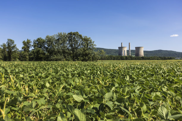 宾夕法尼亚州乡村的热电厂图片下载