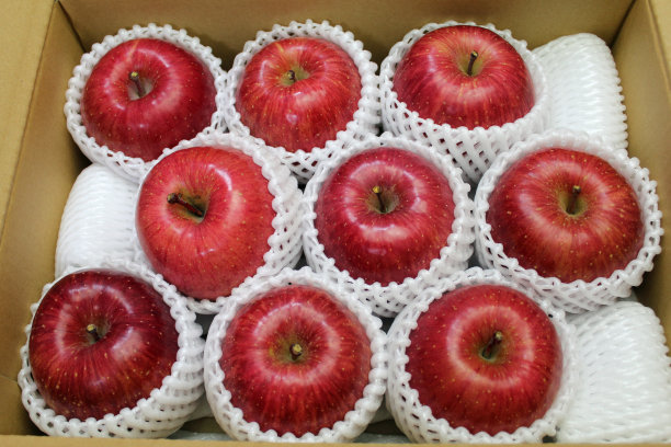 来自日本青森的大苹果图片下载