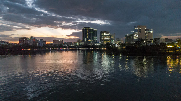 水体与夜景照片从达卡股票照片图片下载