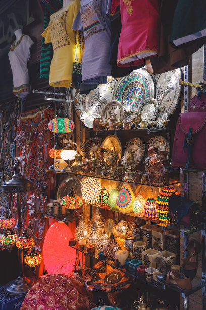 埃及开罗历史中心Khan el-Khalili集市上的旅游纪念品图片下载