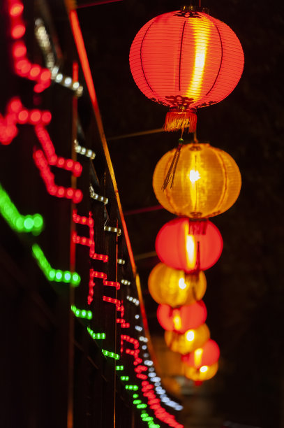 中国新年的红色灯笼图片下载