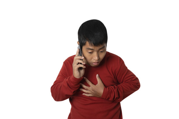 年轻人用震惊和惊讶的手势谈论智能手机的肖像。图片下载