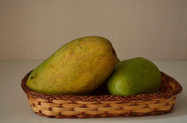 Dasheri aam或芒果，Mangifera Indica。印度季风季节味道鲜美，肉质多汁，具有独特的风味。营养丰富的水果。钾，镁和维生素B, A, C, K和e。图片下载