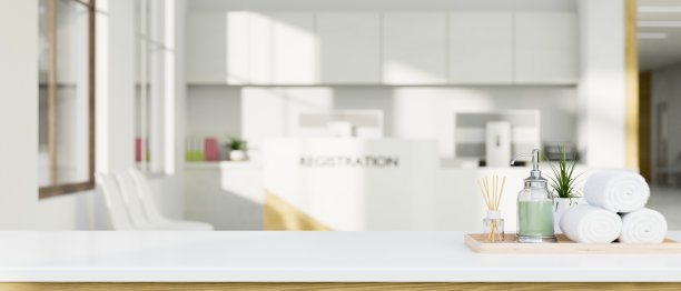 复制空间在白色桌面上模糊的水疗中心或酒店大堂的背景图片下载