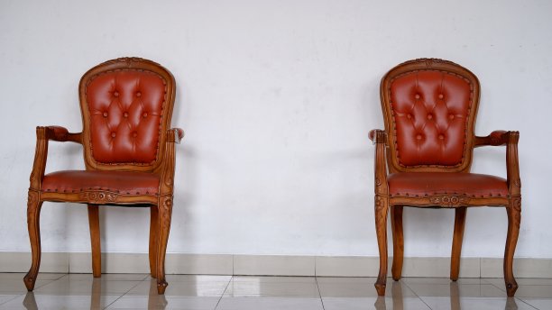 复古皮革豪华棕色扶手椅图片下载