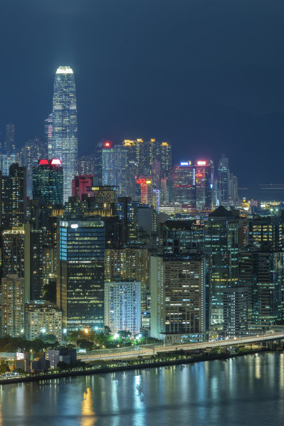 香港市区的夜景图片下载