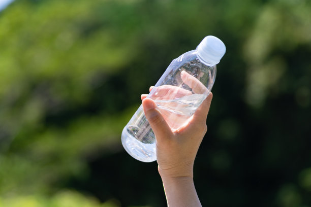 有一瓶塑料瓶装水吗图片下载