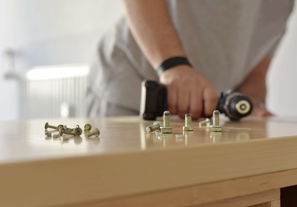 用无绳刨花板钻孔图片下载