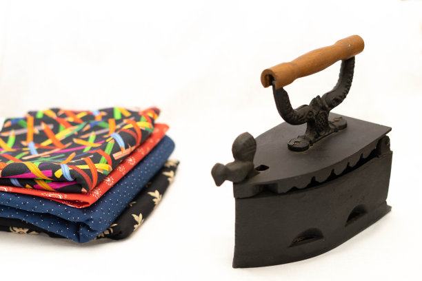 古董铁和织物图片下载