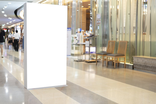 在现代百货商场、商场、购物中心的自动扶梯上，为您的短信或媒体内容提供空白展示广告牌或广告灯箱图片下载