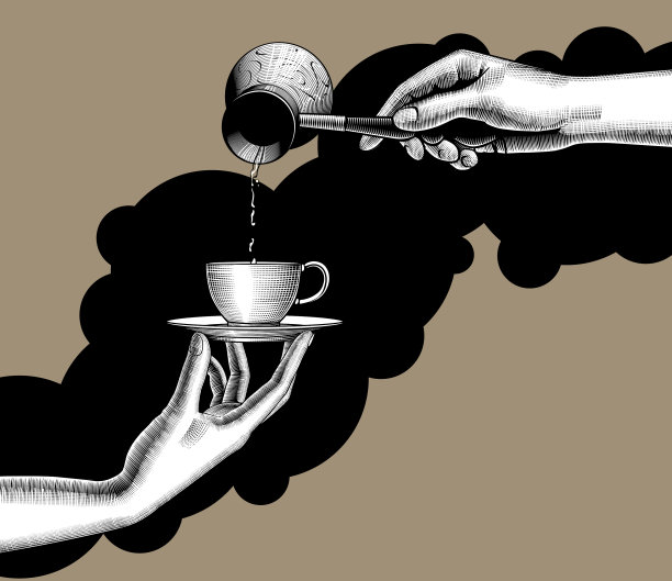 女手从土耳其咖啡倒进杯子图片下载