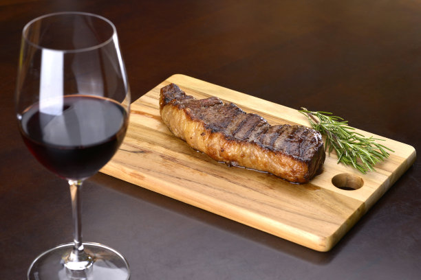 发牢骚和烤牛排图片下载