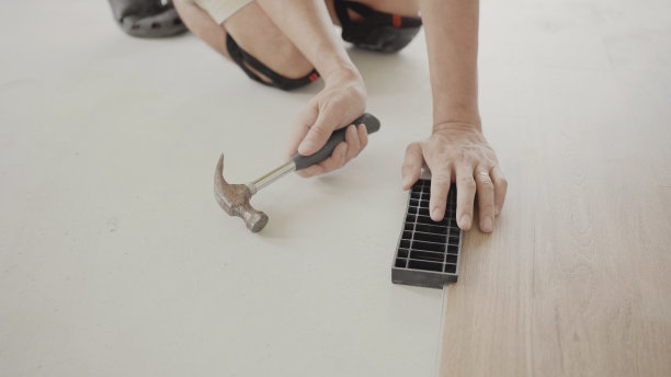 人装新木材复合木地板，家装，房屋改造项目概念图片下载