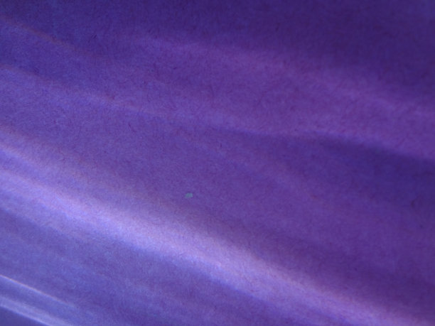 紫色抽象离焦模糊条纹漩涡图案背景图片下载