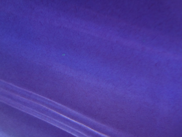 紫色抽象离焦模糊条纹漩涡图案背景图片下载