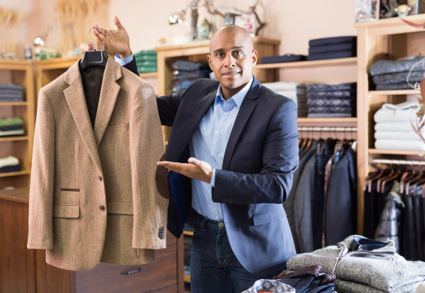 在男装精品店出售西装外套的卖家图片下载