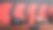 把VR头盔和水瓶放在健身房的长凳上。图片下载