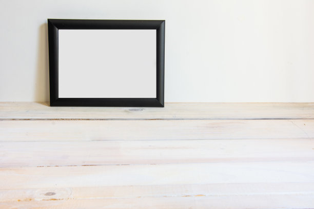 木制背景上的黑白框架图片下载