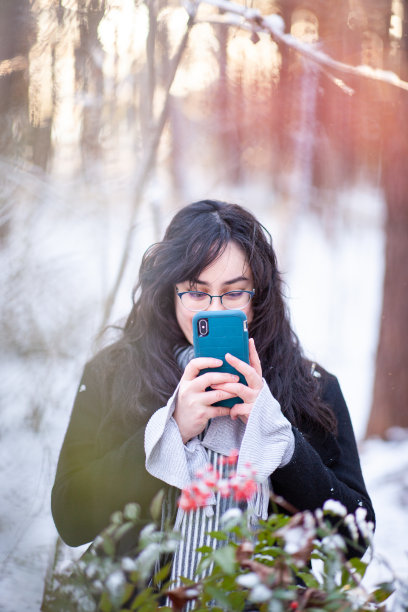 肖像:拍摄浆果的照片图片下载
