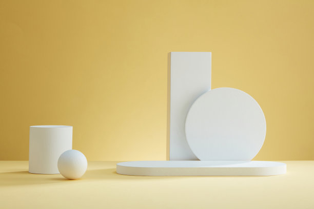 前面的白色讲台与空白空间在米色背景抽象的内容图片下载